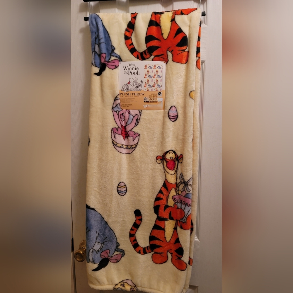 Winnie The Pooh Easter throw blanket 50 x 70 Brand New With Ta…